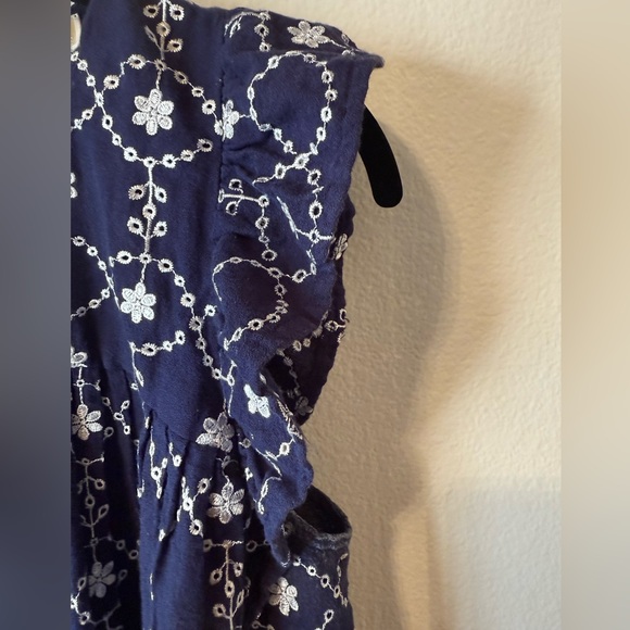 EUC Michael Kors Navy With White Embroidered Floral Size M - Picture 3 of 5